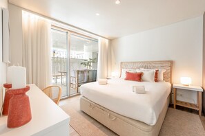 2 bedrooms, desk, iron/ironing board, Internet