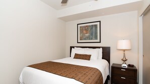 Iron/ironing board, WiFi (free) - Luxurious Pike and Pine Seattle Stays (Seattle)