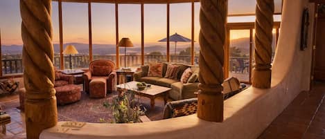 Smart TV, fireplace, DVD player, ping pong