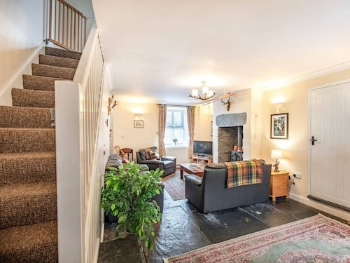 Stunning cosy, pet friendly & peaceful 3 bedroom, 2 bathroom cottage, fast WiFi