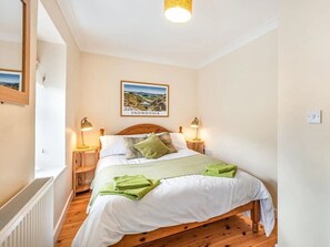 3 habitaciones, tabla de planchar con plancha, cuna de viaje y wifi 