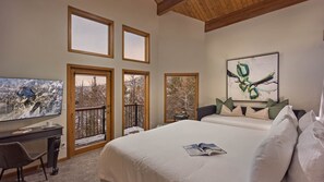 4 bedrooms, desk, iron/ironing board, free WiFi