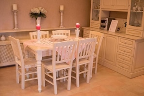 Dining - Luxury Family Villa near Meteora (Diava, Kalampaka)
