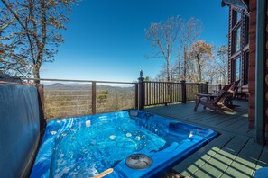 Tina de hidromasaje al aire libre