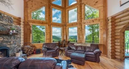 Rock Garden Roost | Stunning Mountain Views, Hot Tub, Game Room & Fire Pit!