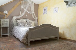 5 chambres, fer et planche à repasser, Wi-Fi gratuit, draps fournis