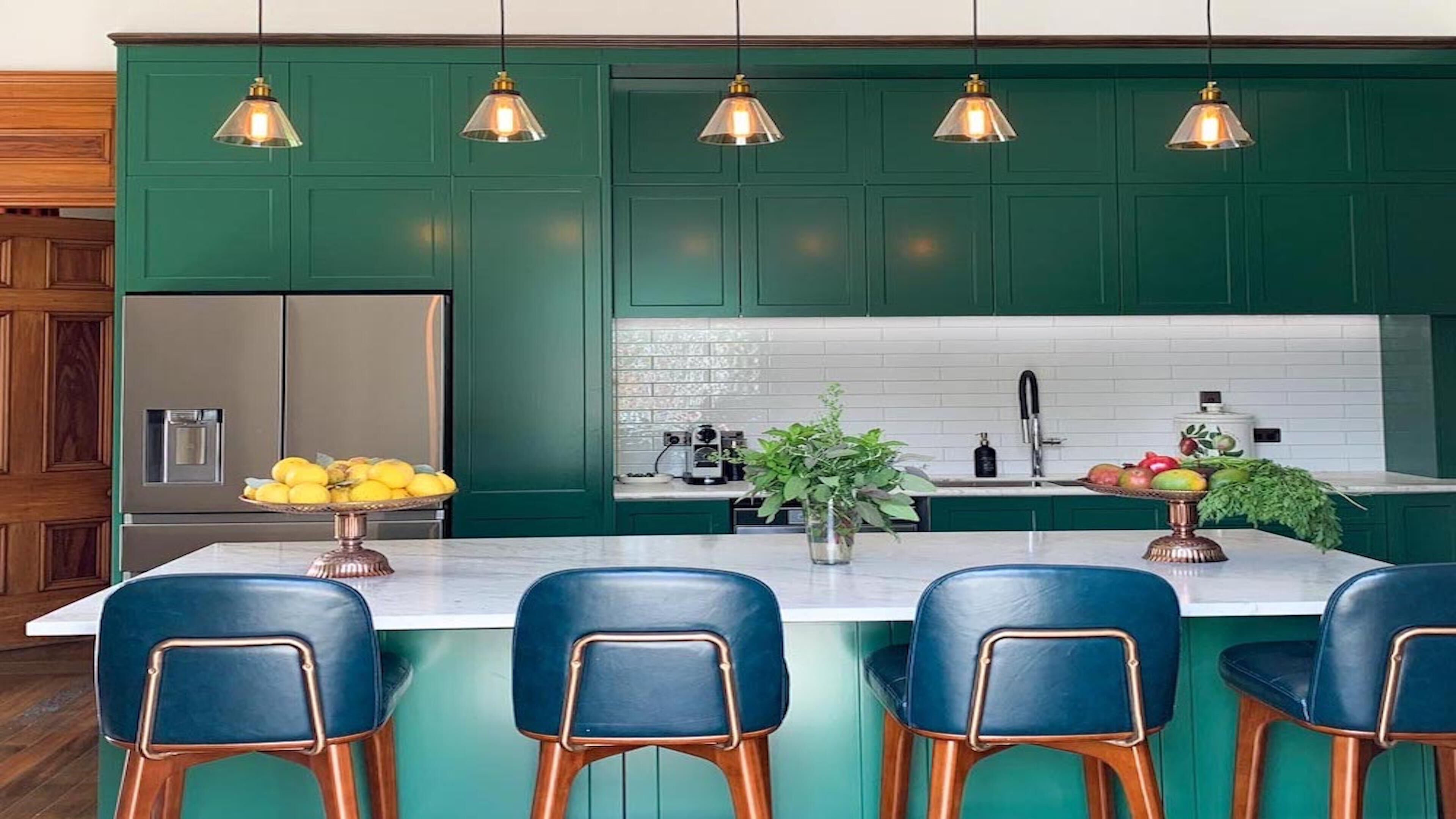 Casa Luxury | Cucina privata | Frigorifero con congelatore, microonde, forno, piano cottura