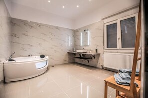 Towels, shampoo - Terra di Meteora Suites #1 (Kalampaka)