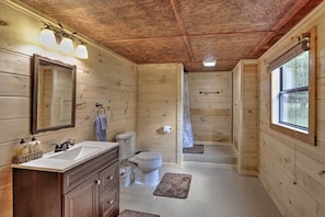 Hair dryer, towels - 'River's Edge' - Ultimate Riverfront Getaway (Hayesville)