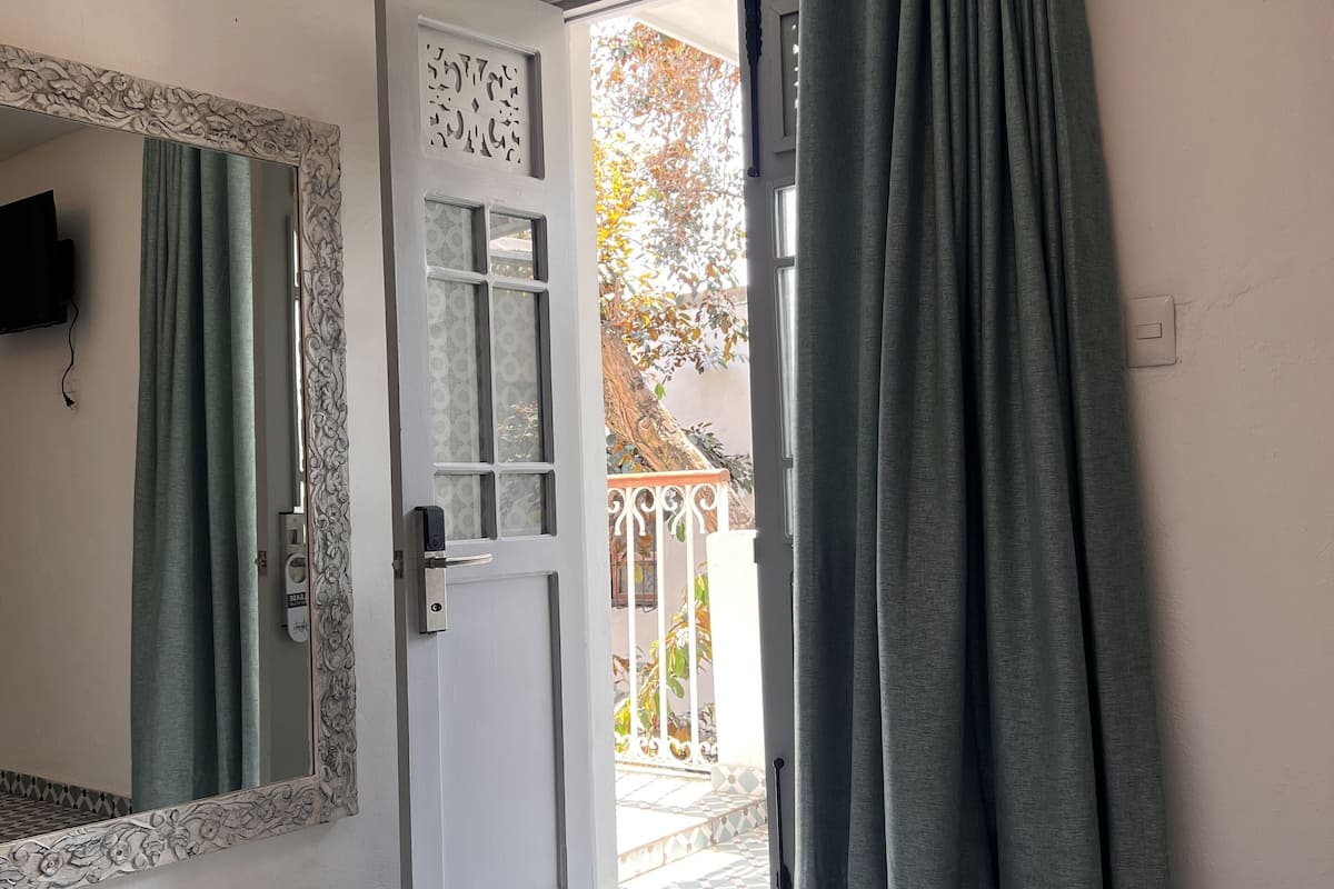 Down duvets, in-room safe, desk, blackout curtains