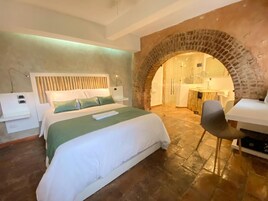 Down comforters, in-room safe, desk, blackout drapes