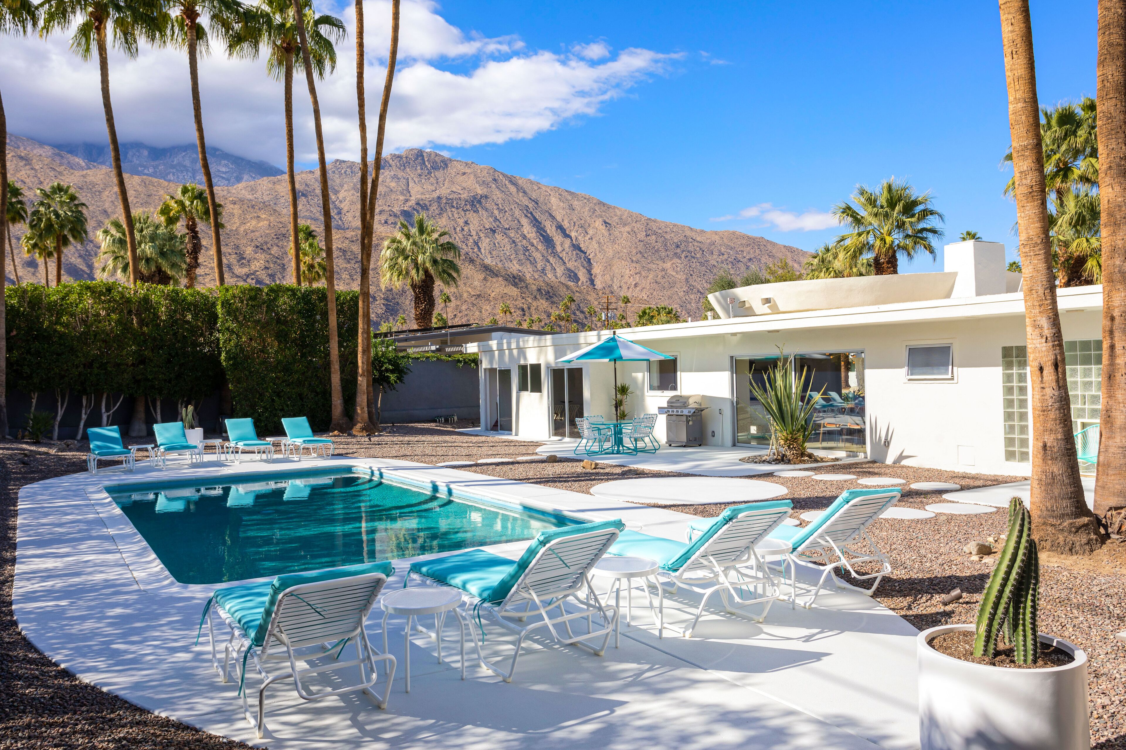 Space Age Atomic House / Resort - Twin Palms