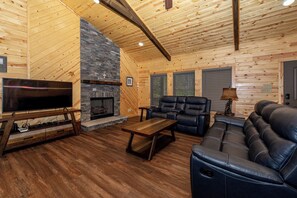 TV, peis og DVD-spiller