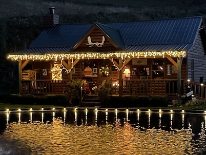Fantastic "Black Bear Cabin" In Lynn Valley