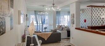 Luxury City Center Apartment
