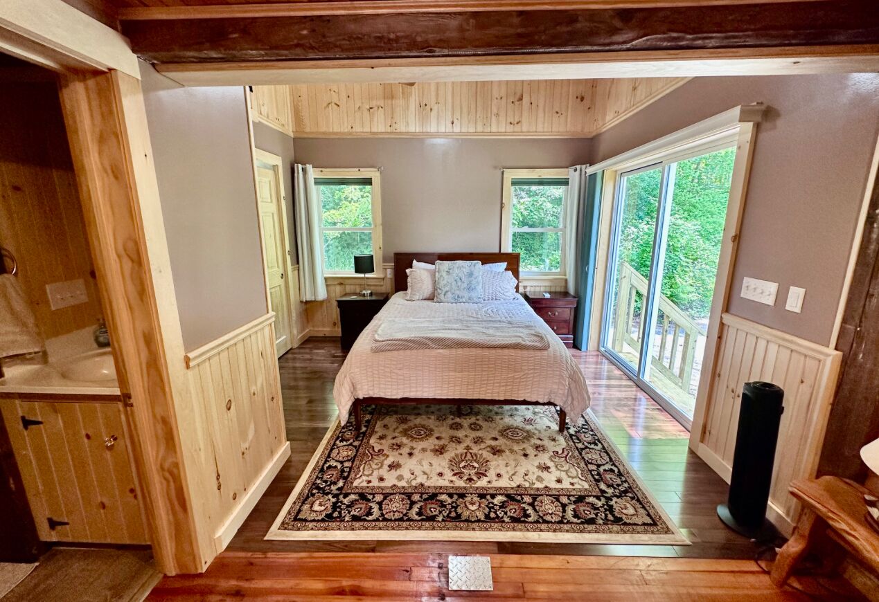 3 habitaciones, escritorio, tabla de planchar con plancha y wifi gratis 