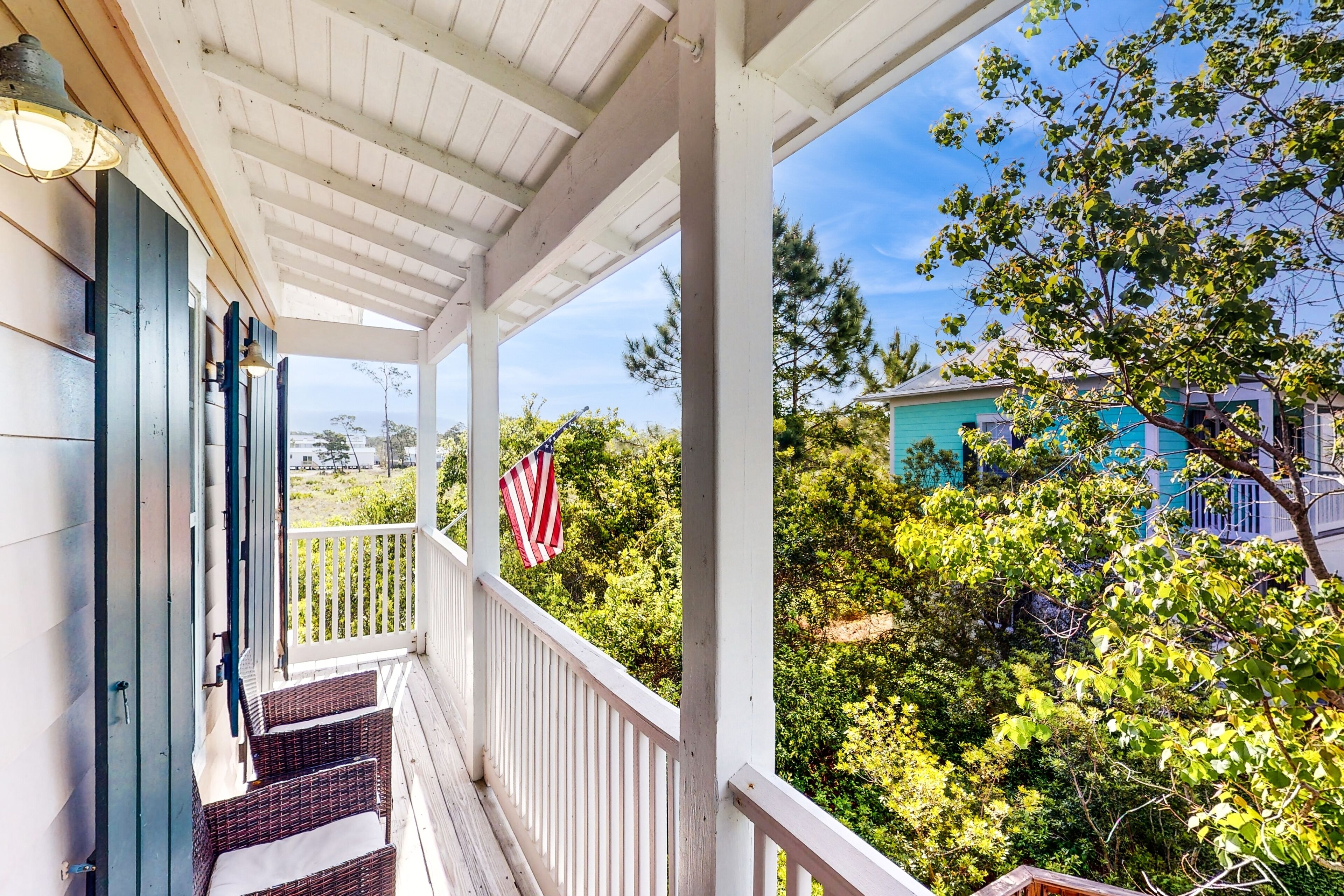 Dog-friendly bungalow with on-site pool, hot tub, free WiFi, and washer/dryer