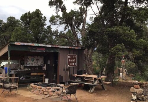 With its retro style and playful color scheme, this unit offers a fun and comfortable escape.