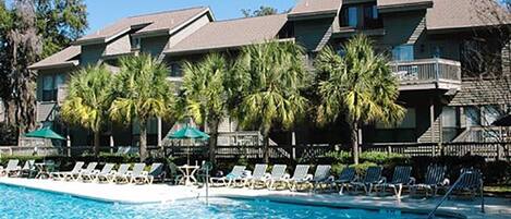 حمّام سباحة خارجي، حمّام سباحة مُدفَّأ