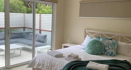 Contemporary On Cuttriss - Inlet Side