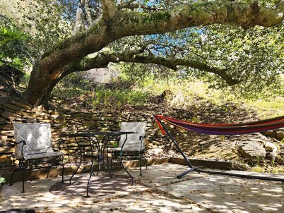 Oak Hill Inn, a cozy botique hotel only a 5min stroll to the heart of Julian!!