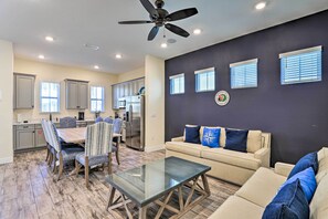 TV, offices - Home w/ Hot Tub: 4 Mi to Disney! (Kissimmee)