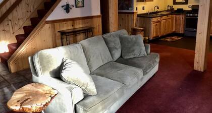 Comfortable apartment with spectacular mountain and ocean views.