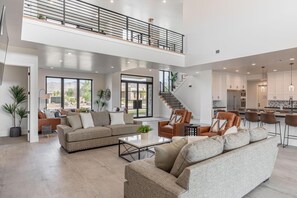 House, Multiple Beds (Majestic Views) | Living room