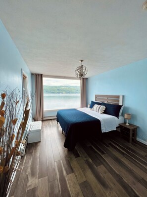 4 bedrooms, iron/ironing board, travel cot, free WiFi