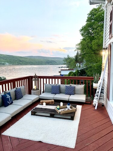 Cozy Cozy Cottage ~ Perfect Location On West Keuka Lake ~ Private Dock! 