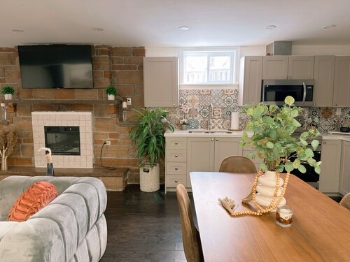 New & Chic Spacious 2BR Home Near Yonge St