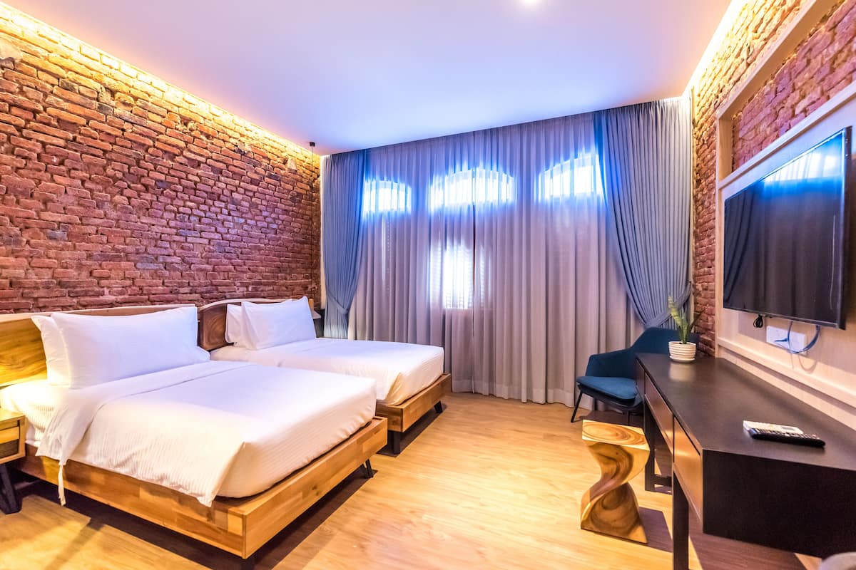 Quarto (Irving Twin) | 1 quarto, cofres nos quartos, escrivaninha