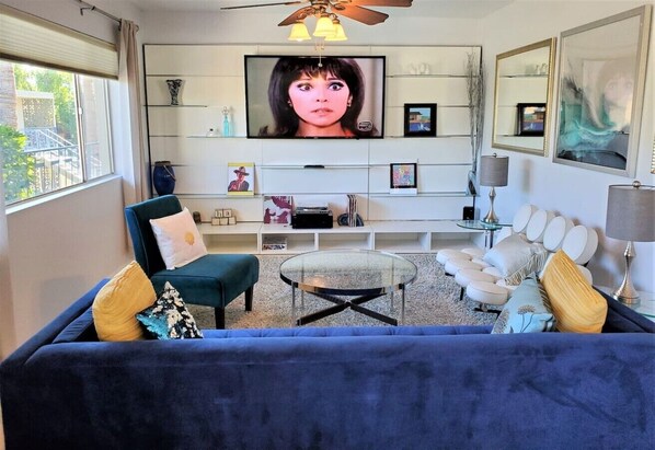 TV - Fontainebleau Sooo Old Town Scottsdale 2 bdrm (Scottsdale)