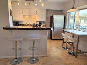 Fridge, microwave, oven, stovetop - Fontainebleau Sooo Old Town Scottsdale 2 bdrm (Scottsdale)