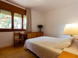 8 Schlafzimmer, Bügeleisen/Bügelbrett, kostenloses Internet