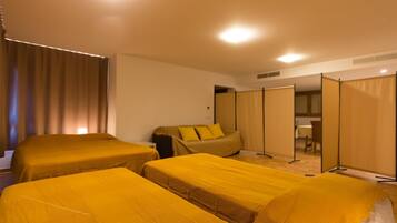 8 bedrooms, iron/ironing board, free internet