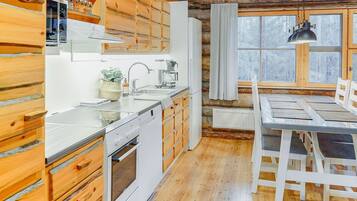 Réfrigérateur, micro-ondes, lave-vaisselle