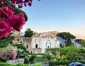 Exterior - 2 Bed Flat - Sleeps 4 - Parking - Wifi (Ravello)