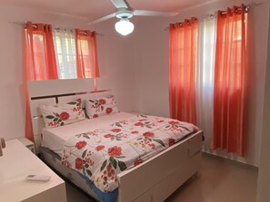 3 Schlafzimmer, Bügeleisen/Bügelbrett, Internetzugang, Bettwäsche