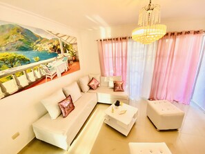 TV - 3DR Inviting 3-Bedroom Apt in Santo Domingo (Santo Domingo Norte)