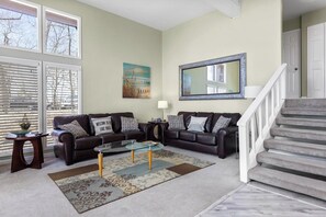 Living area - Anchors Away - Three Bedroom House, Sleeps 12 (Osage Beach)
