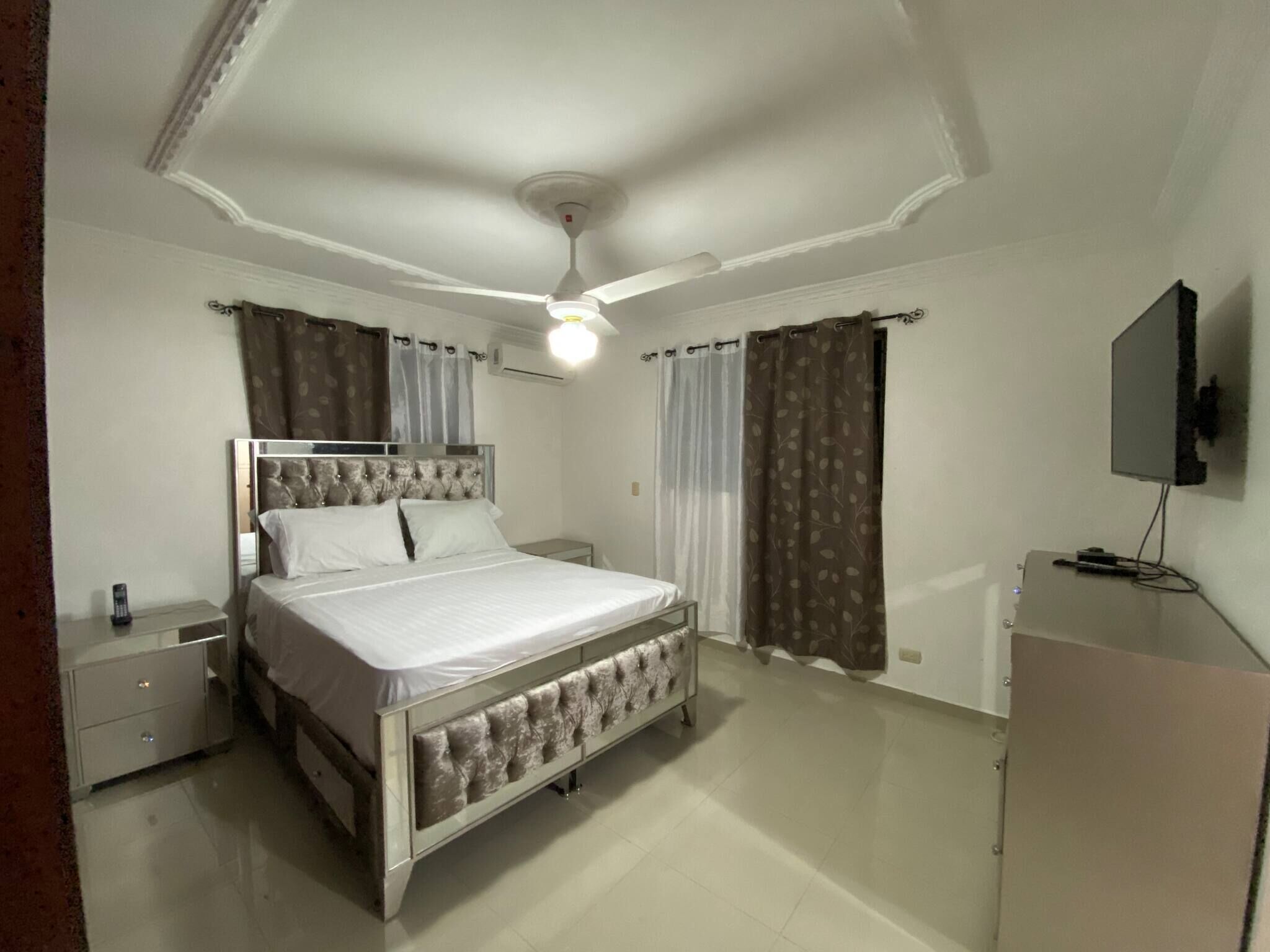 3 bedrooms, iron/ironing board, Internet, bed sheets