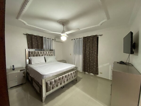 3 chambres, fer et planche à repasser, accès Internet, draps fournis