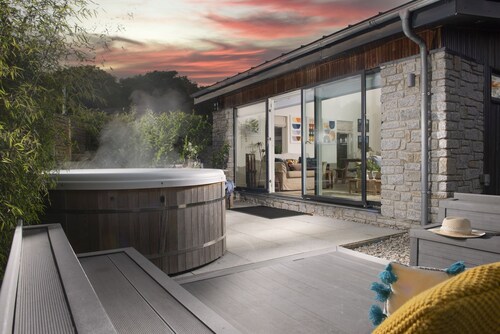 6 The Dunes -  Short walk to the beach - Hot Tub - Free Wi-Fi