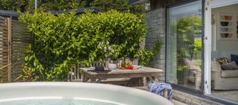 6 The Dunes - a lodge that sleeps 5 guests in 2 bedrooms