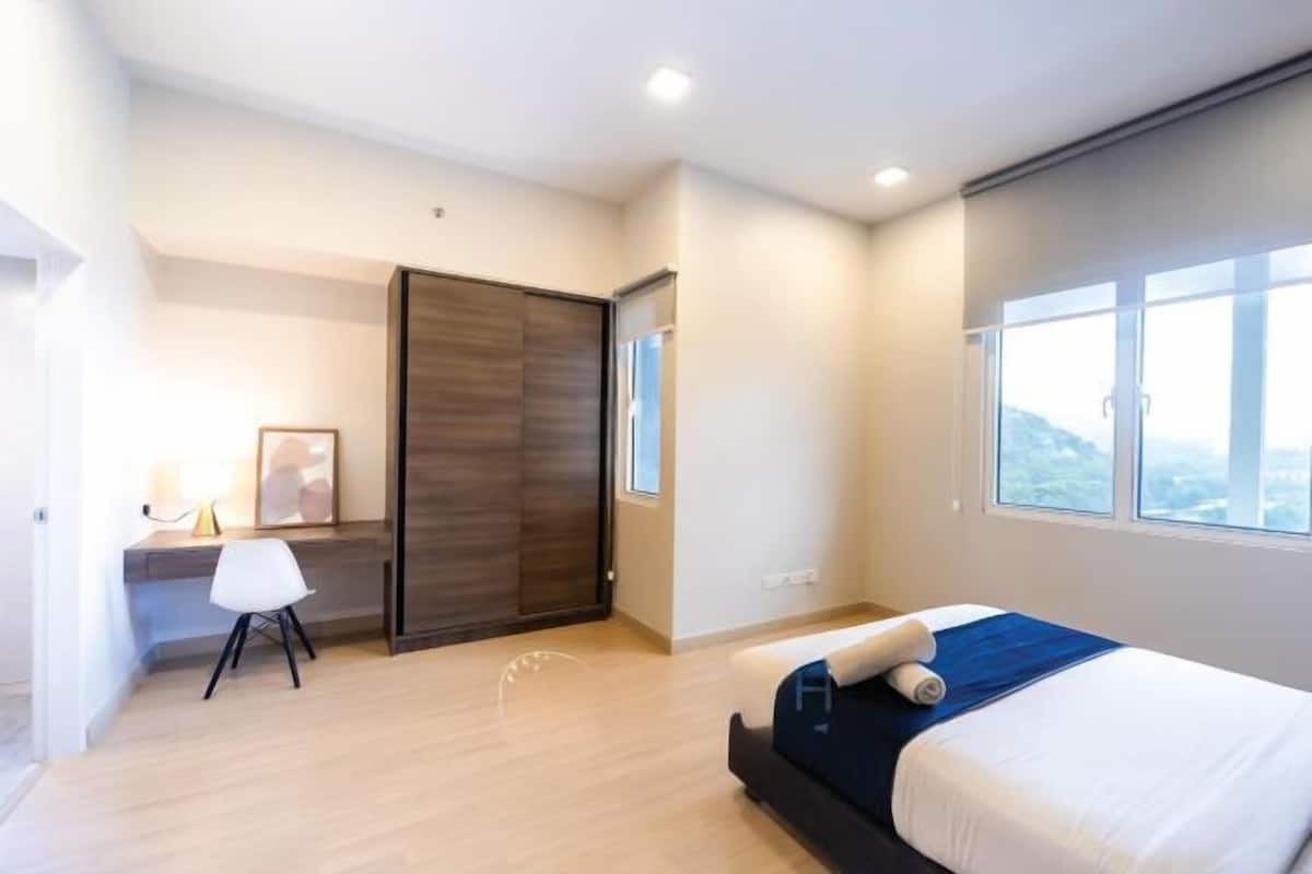 3 bedrooms, iron/ironing board, free WiFi, bed sheets