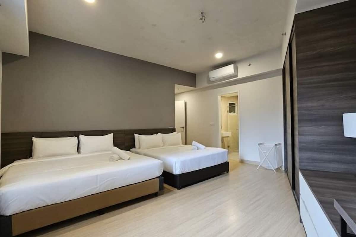3 bedrooms, iron/ironing board, free WiFi, bed sheets