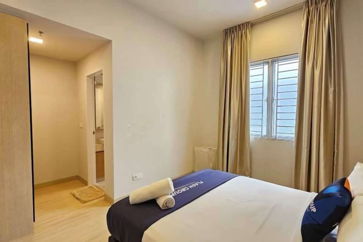 3 bedrooms, iron/ironing board, free WiFi, bed sheets