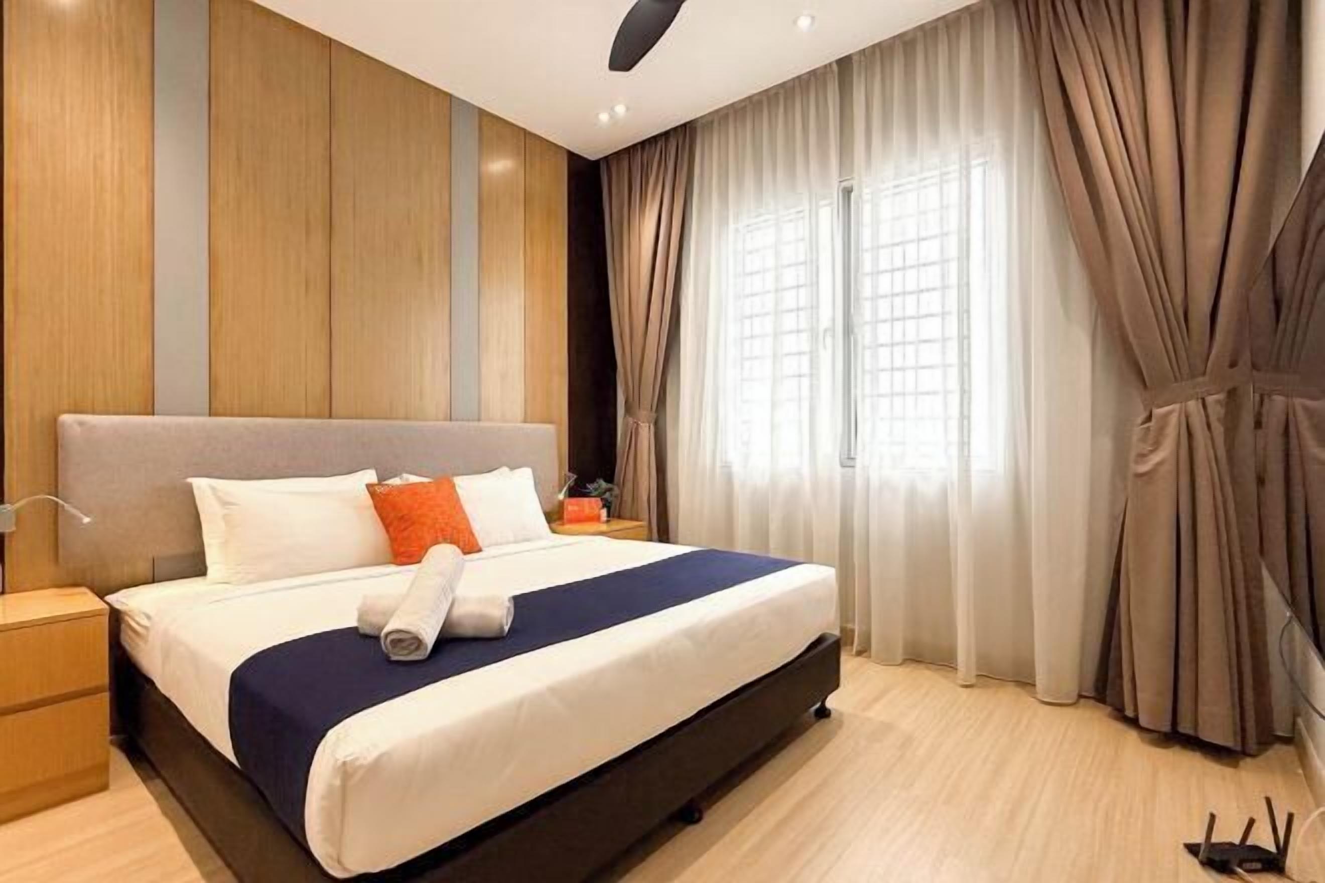 Iron/ironing board, free WiFi, bed sheets