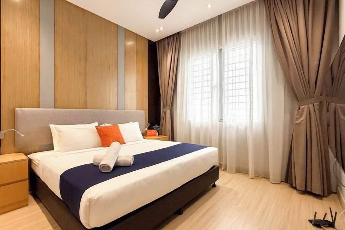 3 bedrooms, iron/ironing board, free WiFi, bed sheets